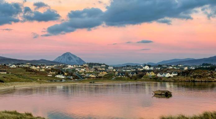 Ferienwohnung Dungloe Lakeside Lodging Exterior foto